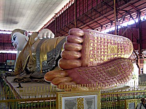 Chaukhtatgyi Buddha