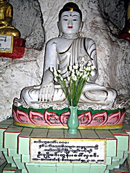 Pindaya weisser Buddha